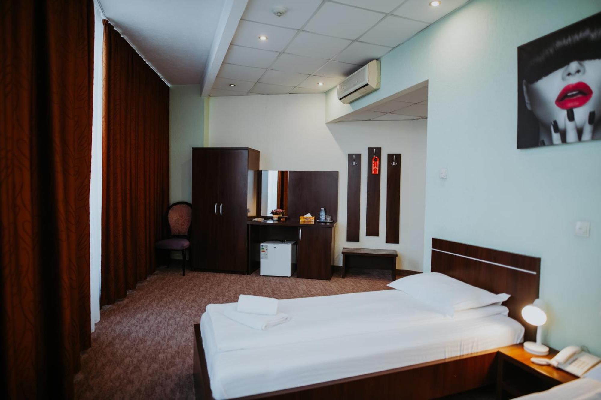 Hotel Select Sibiu Exterior photo