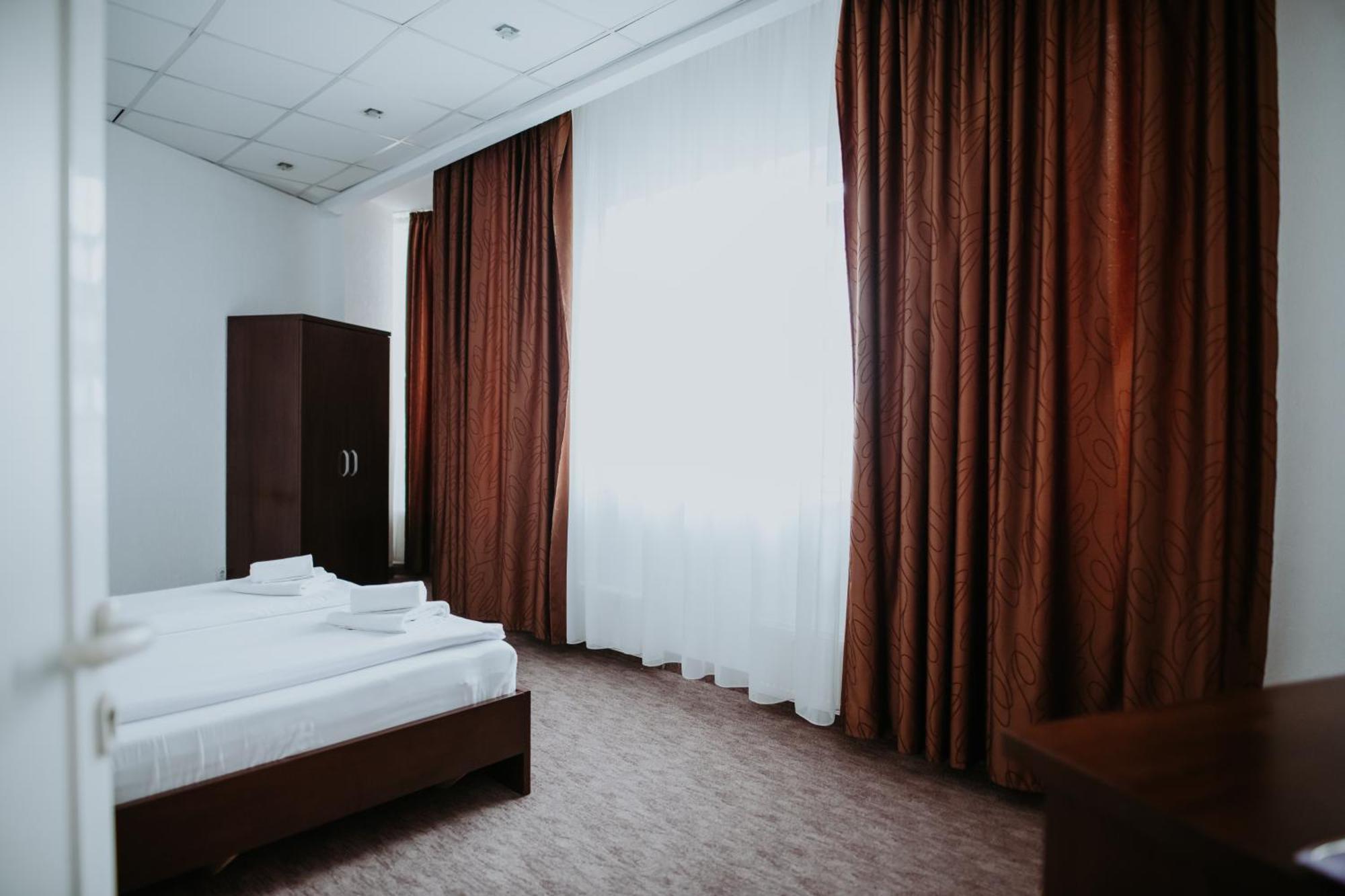 Hotel Select Sibiu Exterior photo