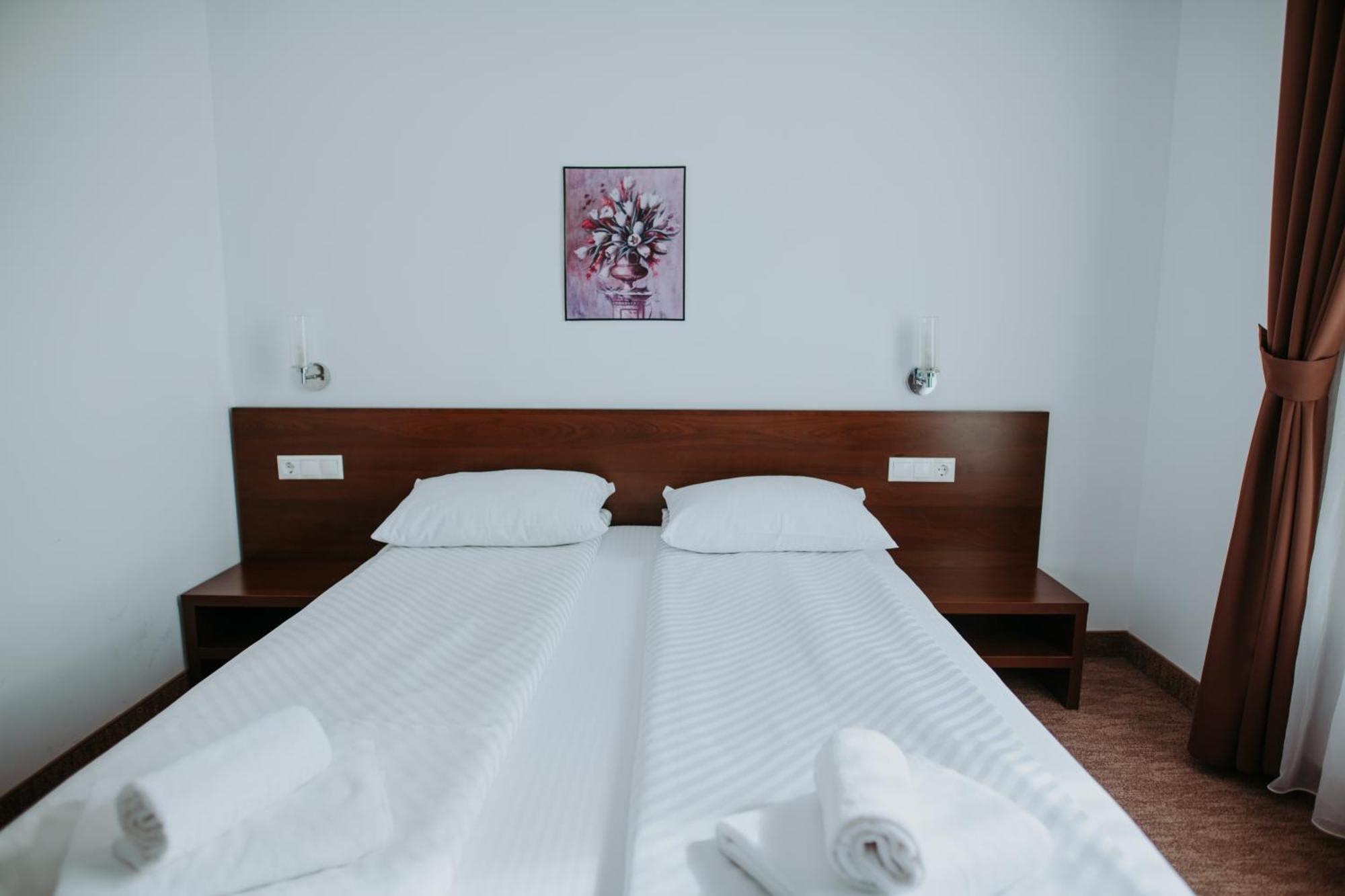 Hotel Select Sibiu Exterior photo