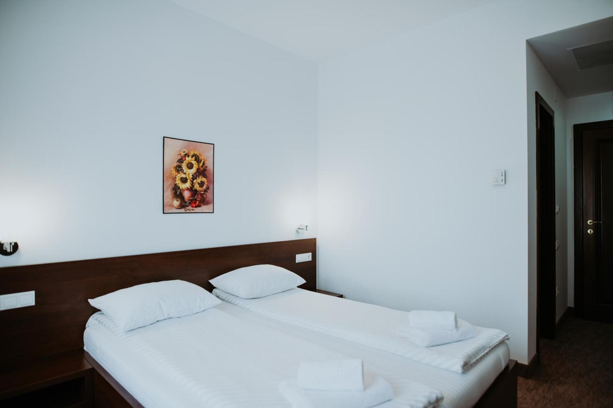 Hotel Select Sibiu Exterior photo